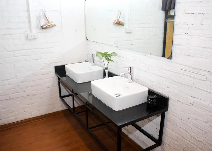 Aroma Hostel Ha Long